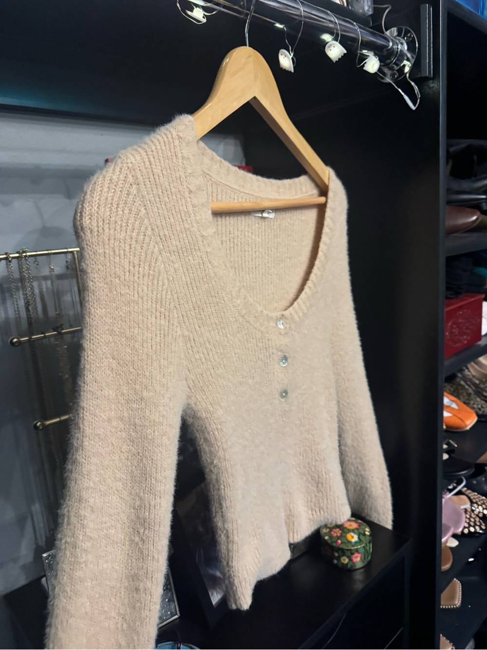 Cozy Crop Henley Sweater - Beige 🤎🍂 - Picture 3 of 7